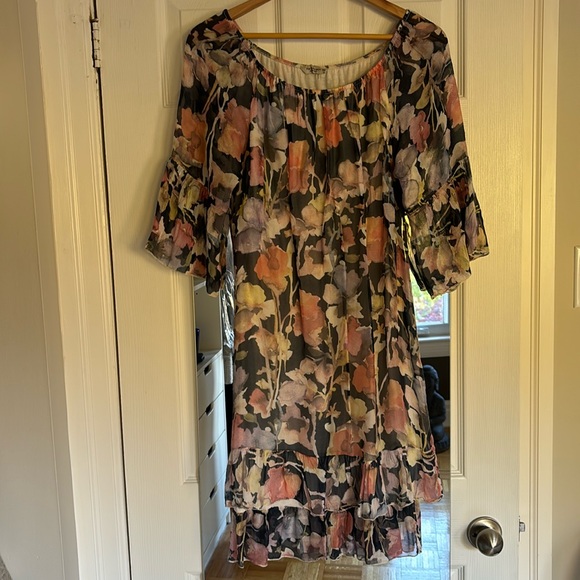 Silk blend floral print dress XS. Fits more like a S-M. Made in Italy. - Picture 2 of 11